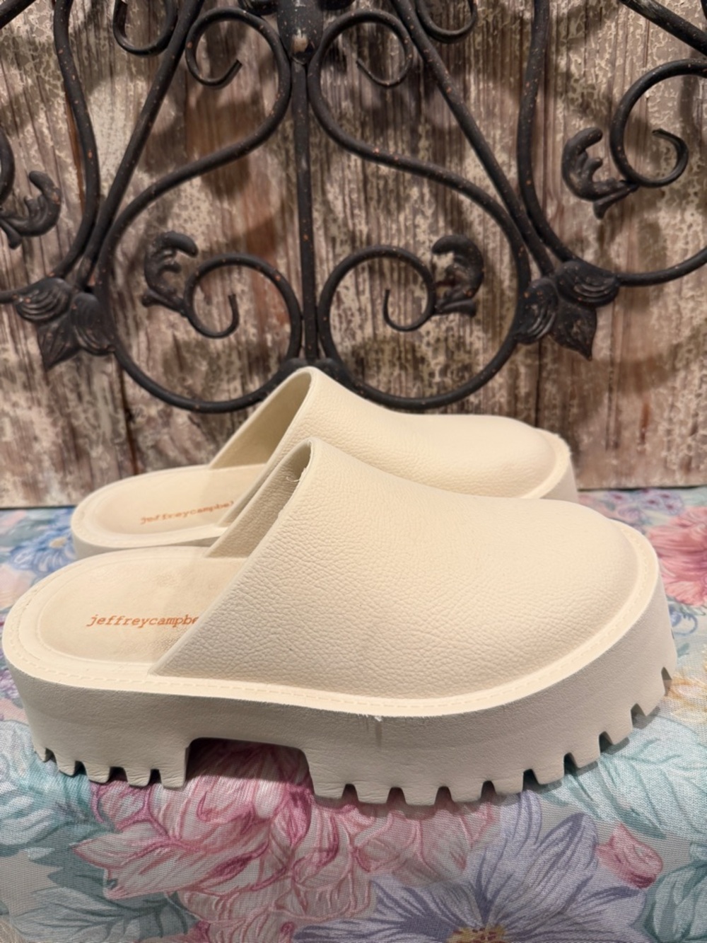 Lugged Platform Clogge cream JEFFREY CAMPBELL sz 8 mules